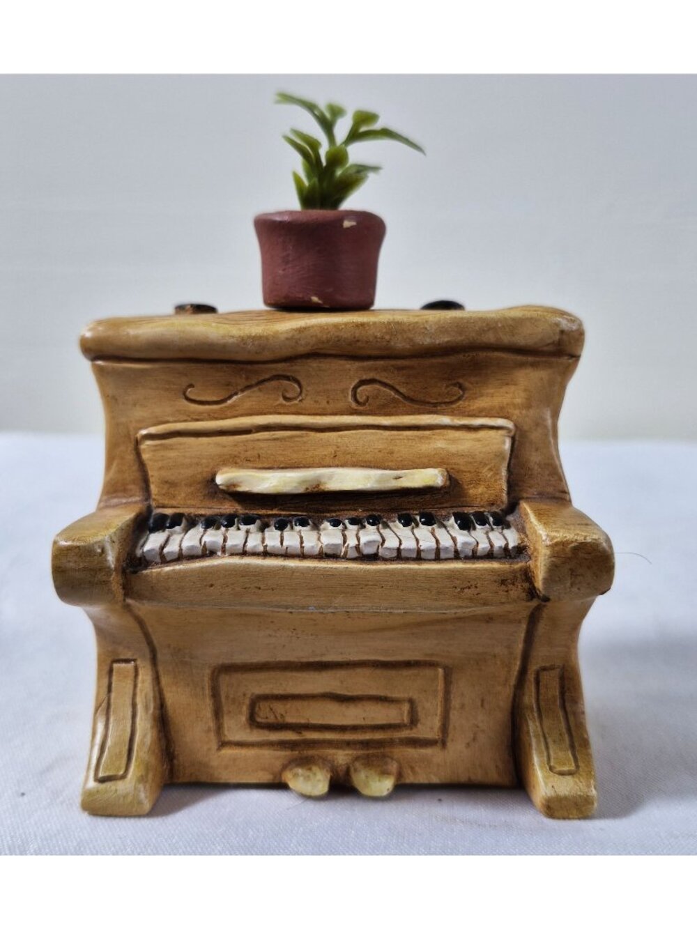 Vintage Pendelfin Piano with Potted Plant Hand-Painted Stonecraft England 1965
